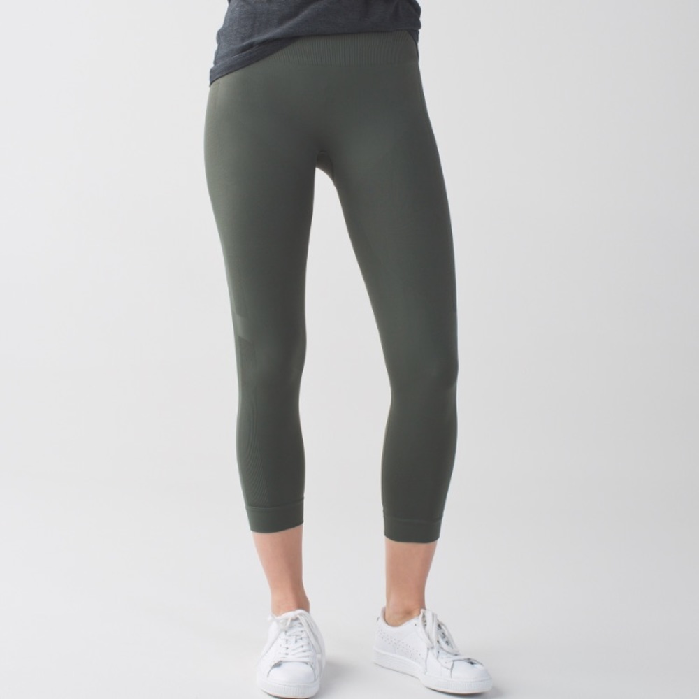 Lululemon zone in crop tights